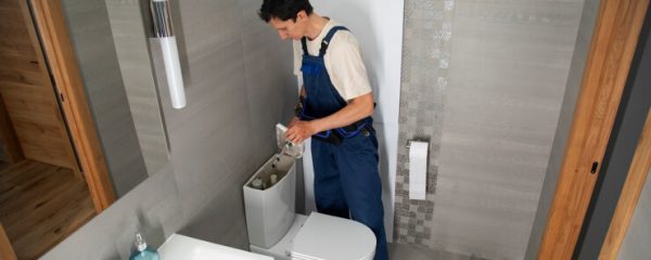 Male plumber working to fix problems at client's house - www.freepik.com